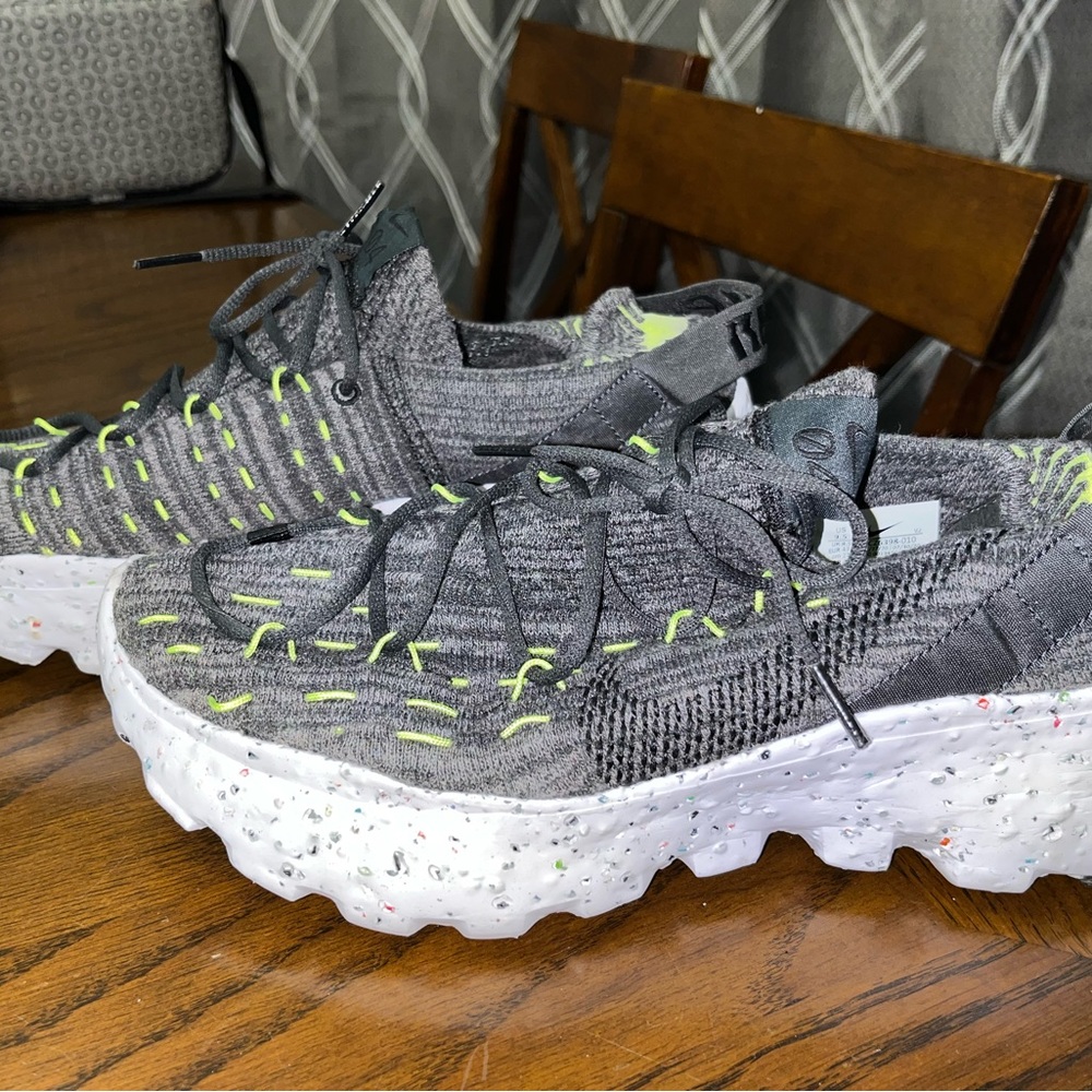 LIKE NEW Nike